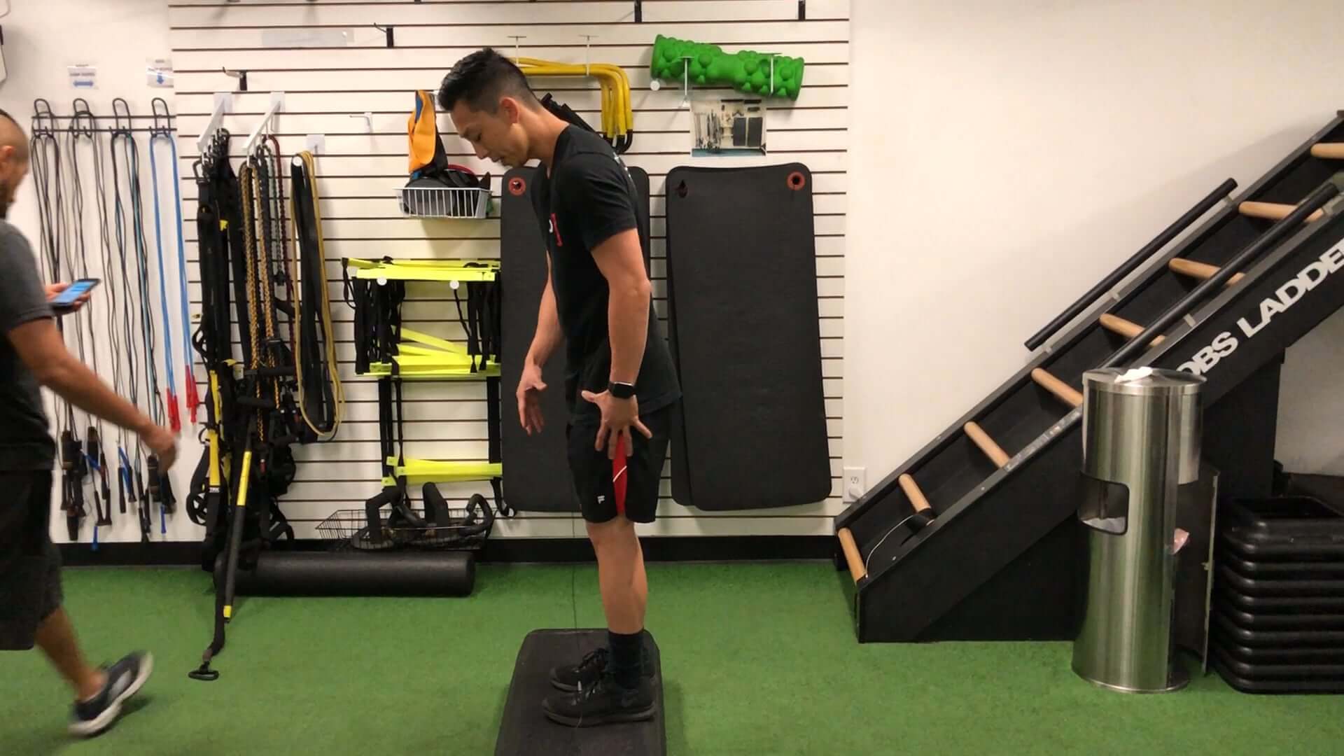 Front Foot Elevated Posterior Lunge - [𝗣]𝗥𝗲𝗵𝗮𝗯